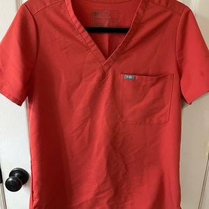 FIGS one pocket scrub top